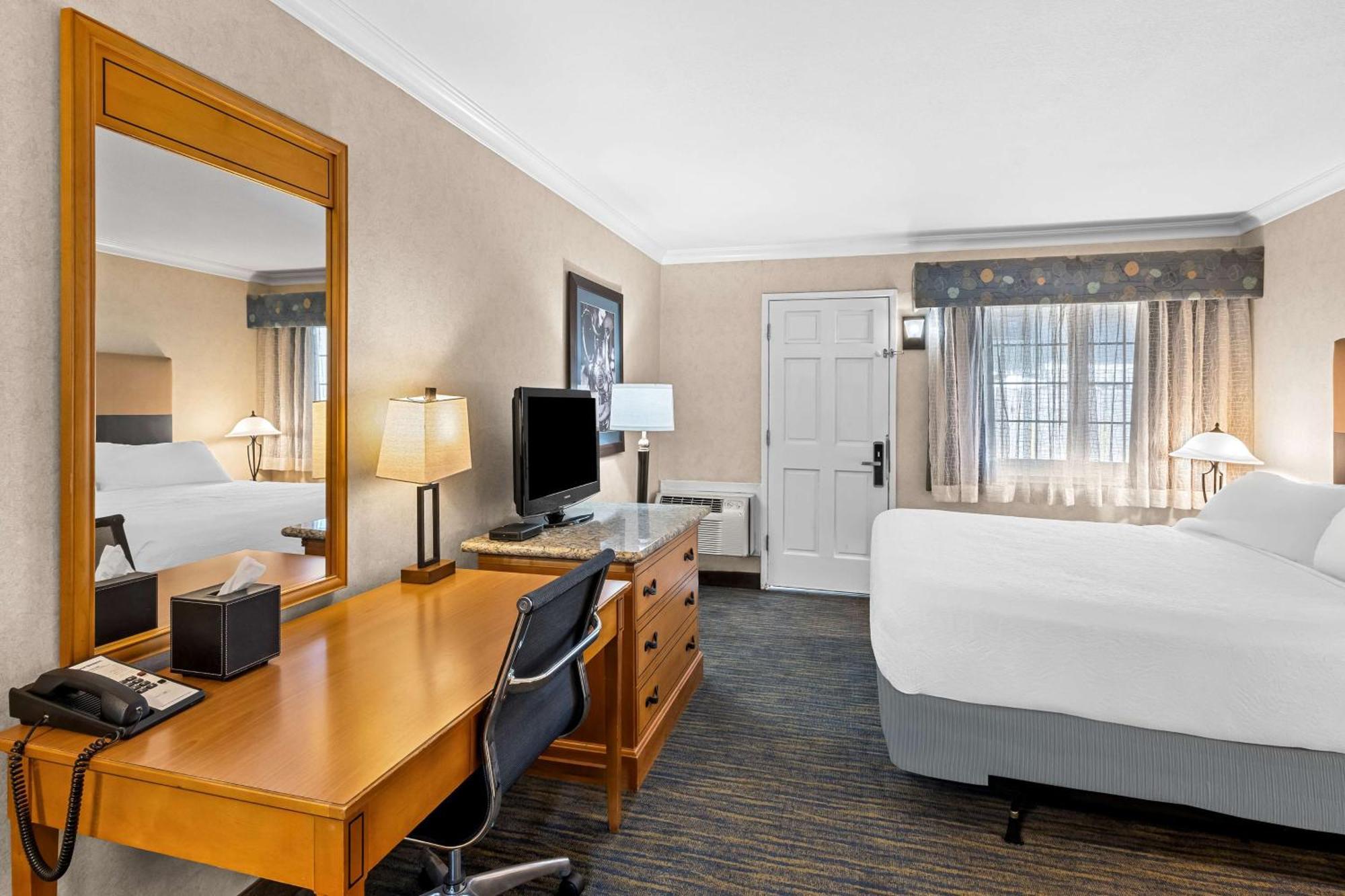 Best Western University Lodge Davis Exterior photo