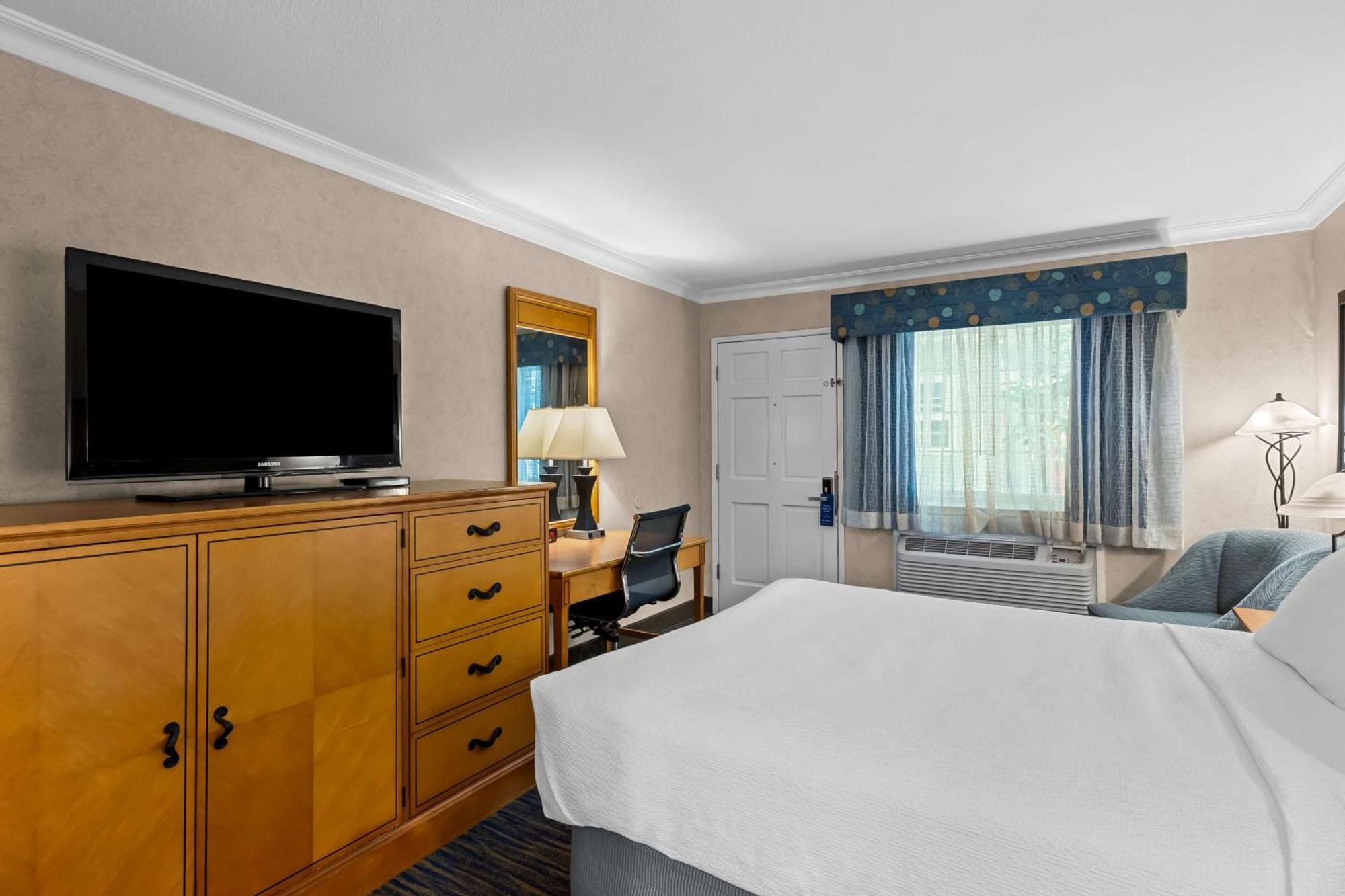 Best Western University Lodge Davis Exterior photo