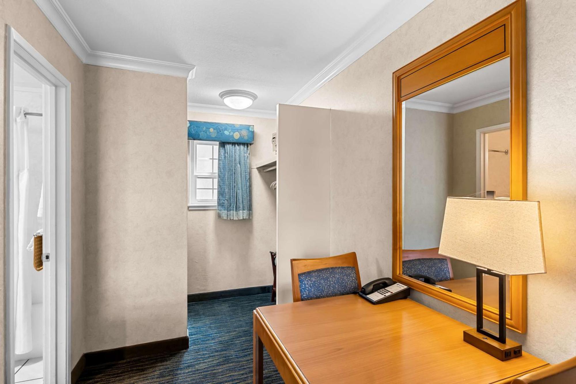Best Western University Lodge Davis Exterior photo